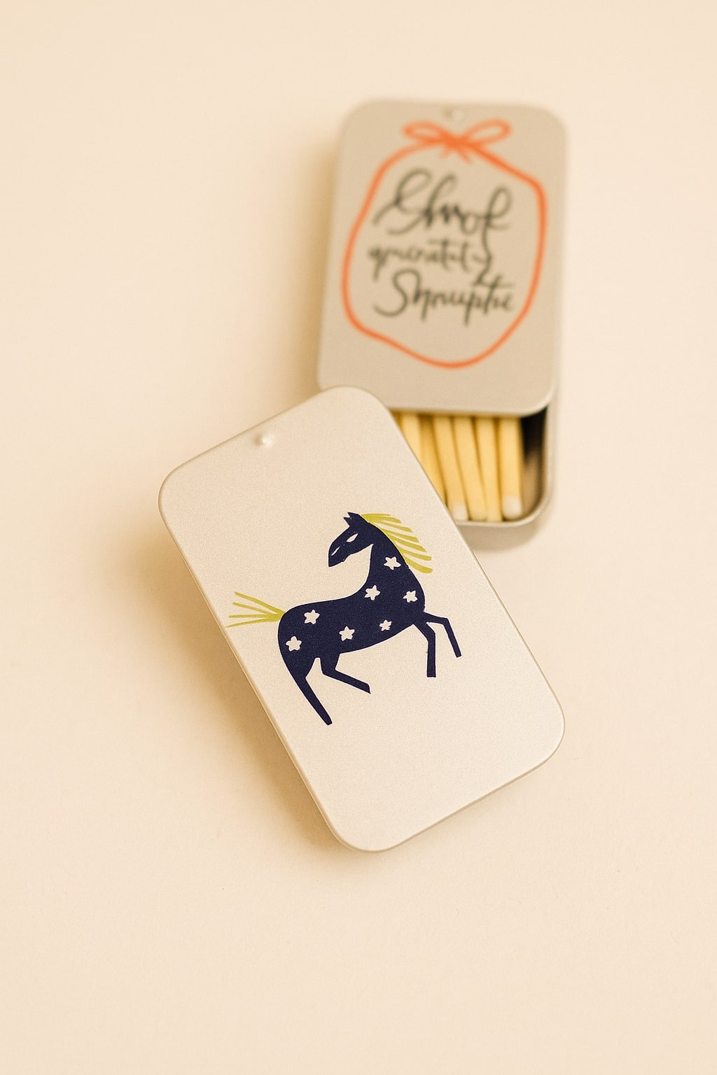 Свечи в металлической ёмкости - Конь